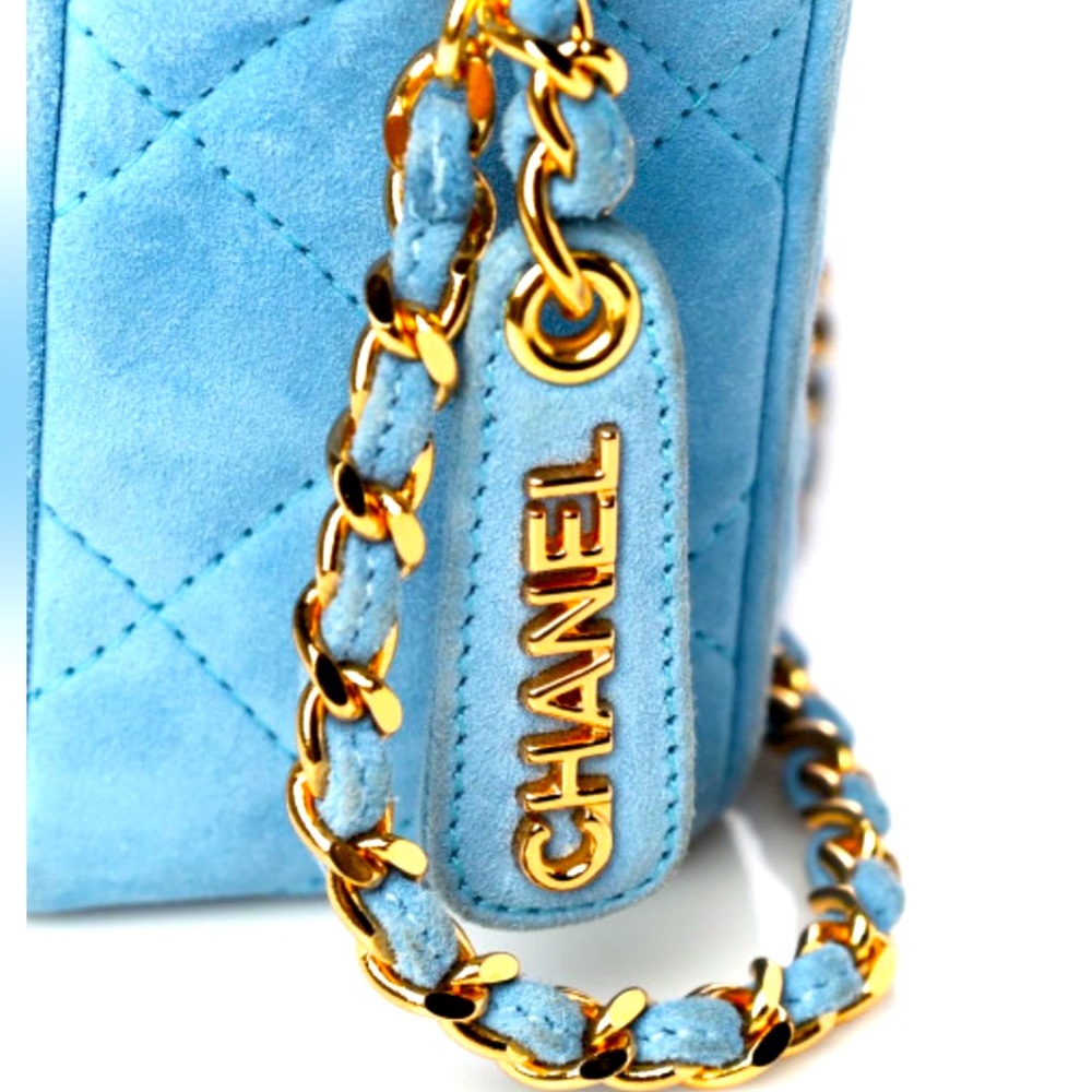 RARE AUTH CHANEL BABY BLUE SUEDE QUILTED CAMERA BAG GOLD CHAIN EUC +CARD & CERT - Picture 2 of 10
